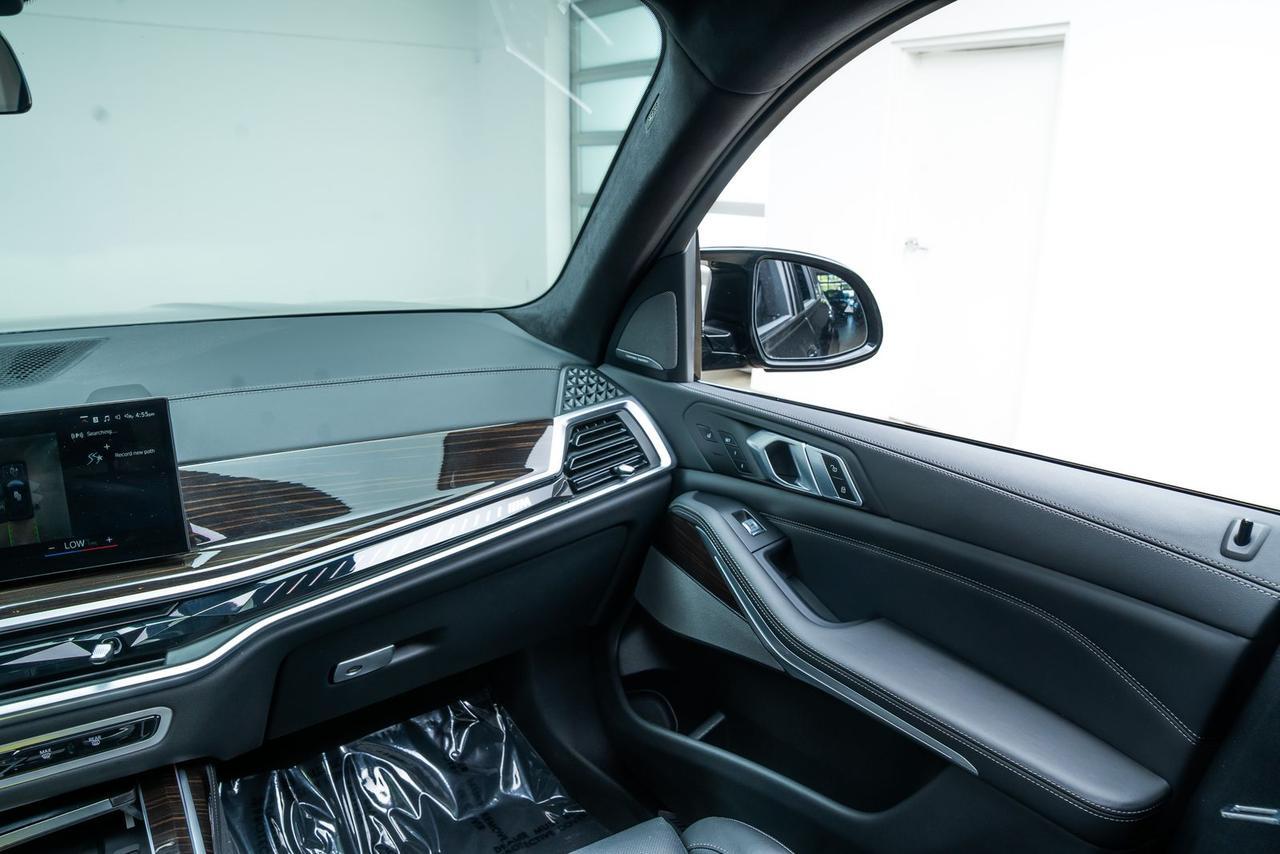 2023 BMW X7 M60i Executive Pkg Driving Assistance Pkg Pro Portland OR