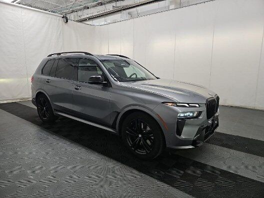 2023 BMW X7 M60i