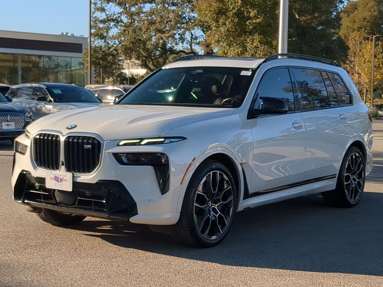 2023 BMW X7 M60i