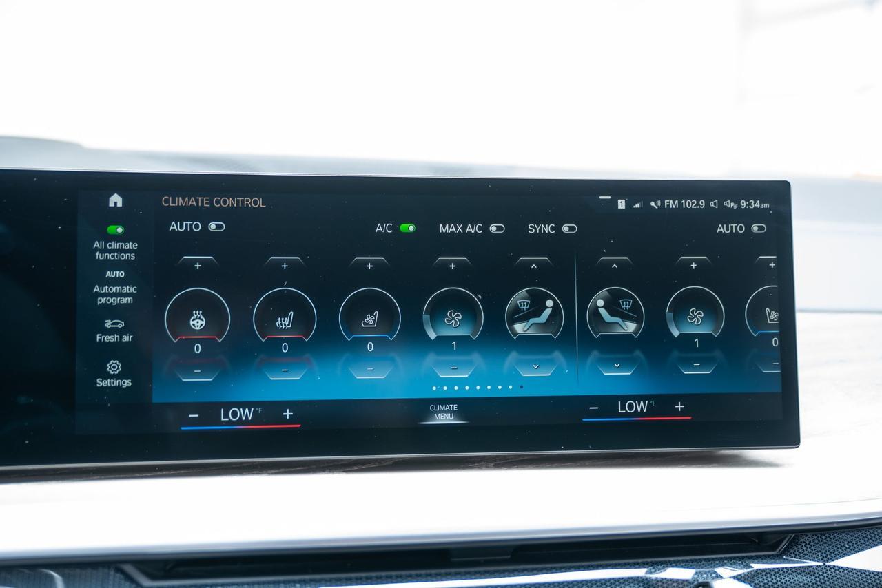2023 BMW X7 xDrive40i 1 Owner Executive Package Parking Assist Package Portland OR
