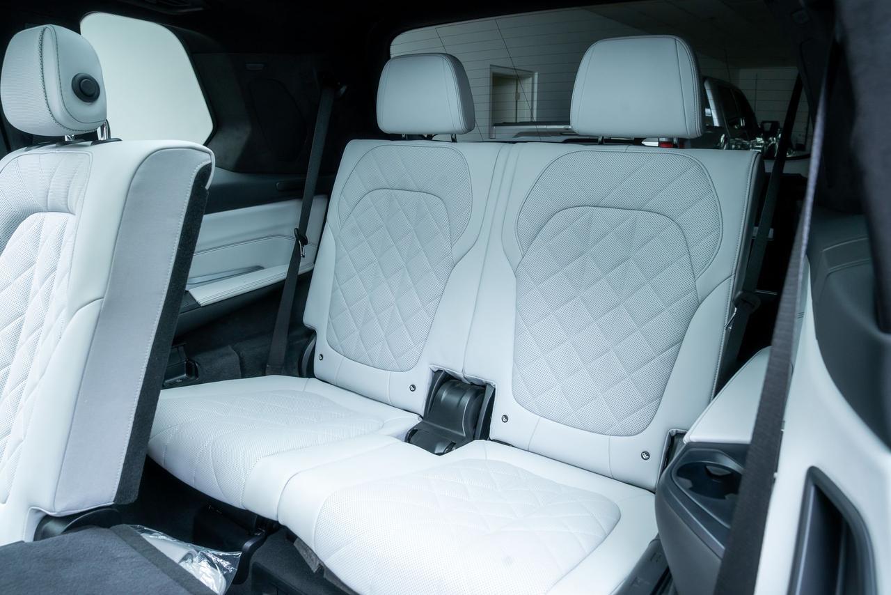 2023 BMW X7 xDrive40i 1 Owner Executive Package Parking Assist Package Portland OR