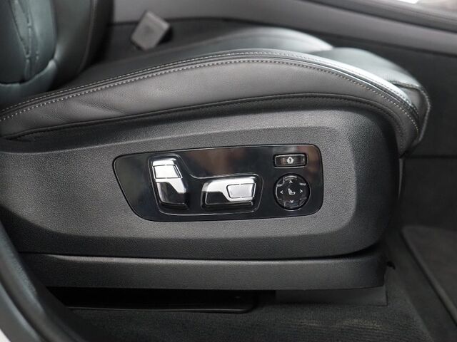 2023 BMW X7 xDrive40i AWD *M SPORT PKG, EXECUTIVE PKG, DRIVING ASSIST PRO, HEADS-UP DISPLAY, NAVIGATION, ADAPTIVE CRUISE, 360 CAMERAS, PANO SKY LOUNGE ROOF, MERINO LEATHER, CLIMATE SEATS, 2ND ROW CAPTAINS, HARMAN/KARDON Round Rock TX
