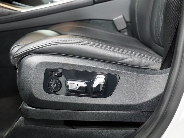 2023 BMW X7 xDrive40i AWD *M SPORT PKG, EXECUTIVE PKG, DRIVING ASSIST PRO, HEADS-UP DISPLAY, NAVIGATION, ADAPTIVE CRUISE, 360 CAMERAS, PANO SKY LOUNGE ROOF, MERINO LEATHER, CLIMATE SEATS, 2ND ROW CAPTAINS, HARMAN/KARDON Round Rock TX