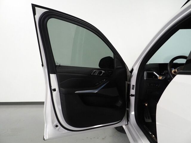 2023 BMW X7 xDrive40i AWD *M SPORT PKG, EXECUTIVE PKG, DRIVING ASSIST PRO, HEADS-UP DISPLAY, NAVIGATION, ADAPTIVE CRUISE, 360 CAMERAS, PANO SKY LOUNGE ROOF, MERINO LEATHER, CLIMATE SEATS, 2ND ROW CAPTAINS, HARMAN/KARDON Round Rock TX