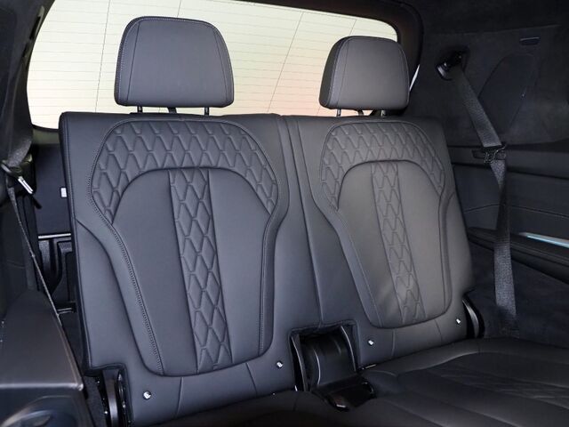 2023 BMW X7 xDrive40i AWD *M SPORT PKG, EXECUTIVE PKG, DRIVING ASSIST PRO, HEADS-UP DISPLAY, NAVIGATION, ADAPTIVE CRUISE, 360 CAMERAS, PANO SKY LOUNGE ROOF, MERINO LEATHER, CLIMATE SEATS, 2ND ROW CAPTAINS, HARMAN/KARDON Round Rock TX
