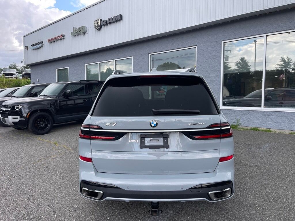 2023 BMW X7 xDrive40i Orange MA