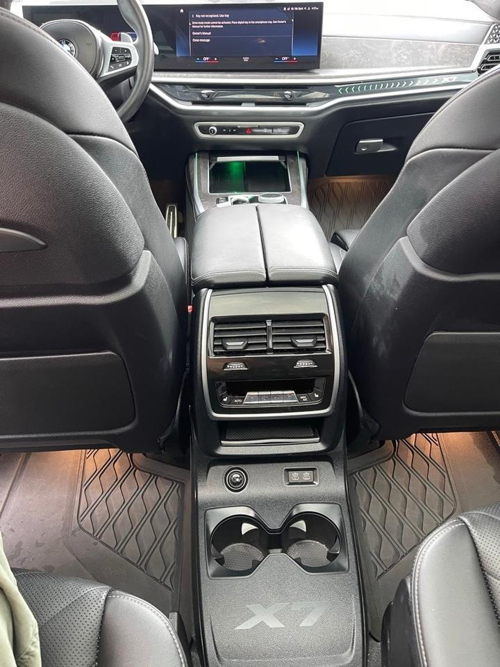 2023 BMW X7 xDrive40i Orange MA