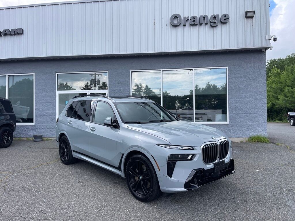 2023 BMW X7 xDrive40i Orange MA