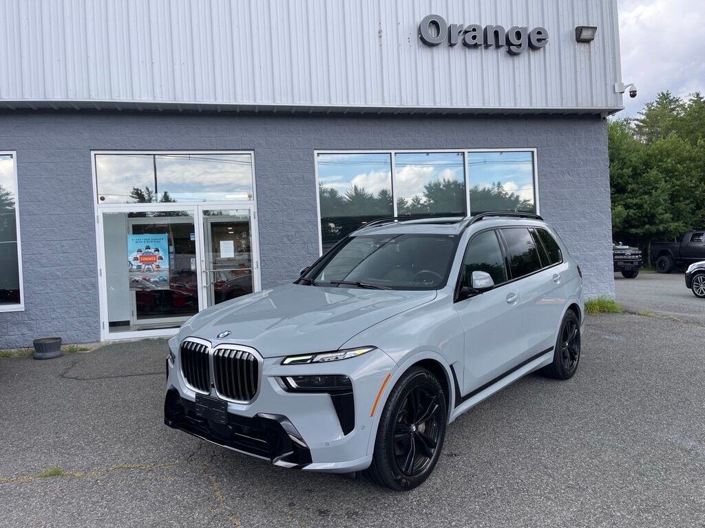 2023 BMW X7 xDrive40i Orange MA