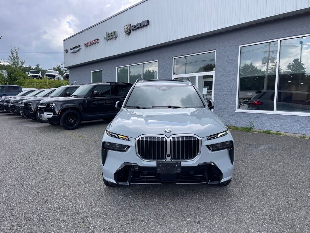 2023 BMW X7 xDrive40i Orange MA