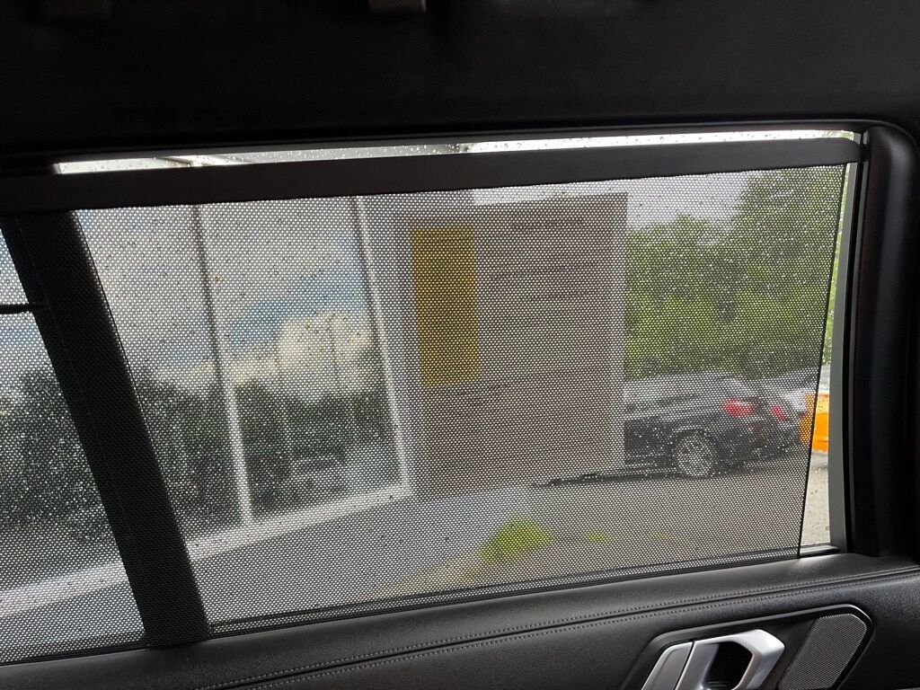 2023 BMW X7 xDrive40i Orange MA