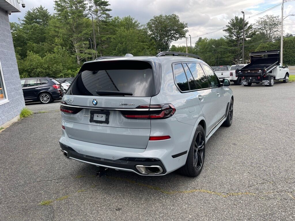 2023 BMW X7 xDrive40i Orange MA