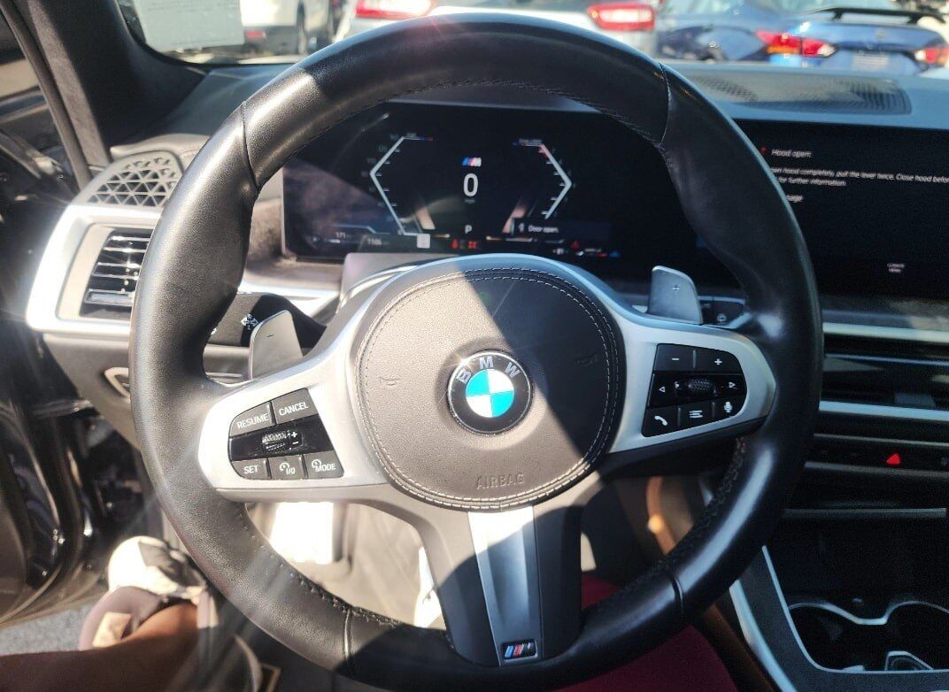 2023 BMW X7 xDrive40i M Sport Package 2nd Row Captain&apos;s Chairs Portland OR