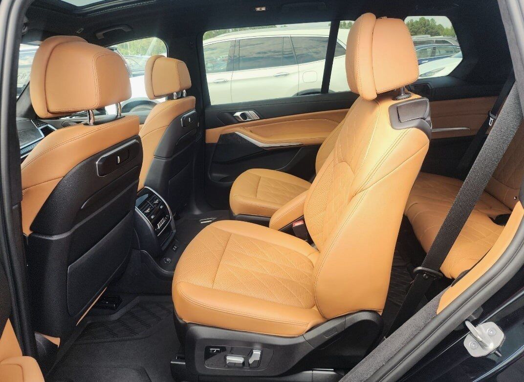 2023 BMW X7 xDrive40i M Sport Package 2nd Row Captain&apos;s Chairs Portland OR
