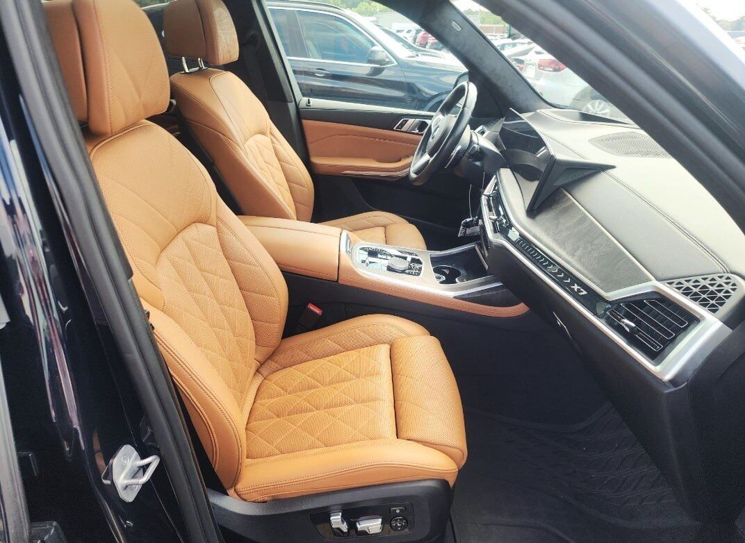 2023 BMW X7 xDrive40i M Sport Package 2nd Row Captain&apos;s Chairs Portland OR