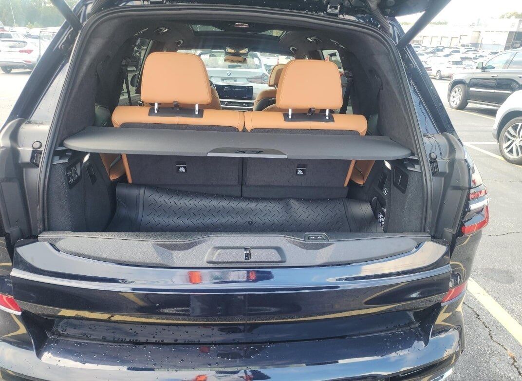 2023 BMW X7 xDrive40i M Sport Package 2nd Row Captain&apos;s Chairs Portland OR