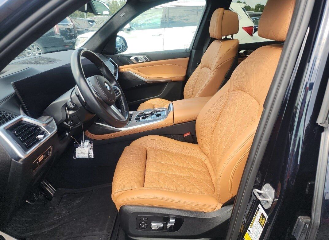 2023 BMW X7 xDrive40i M Sport Package 2nd Row Captain&apos;s Chairs Portland OR