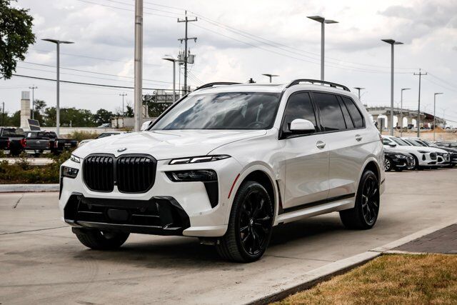 2023 BMW X7 xDrive40i M Sport Package  Selma TX