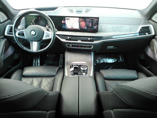 2023 BMW X7 xDrive40i M-Sport