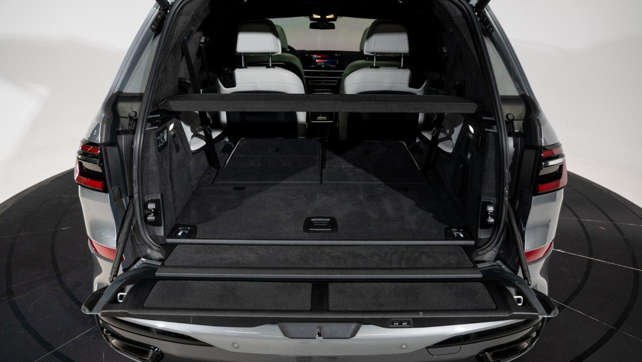 2023 BMW X7 xDrive40i M Sport w/ Park Assist & M-Sport Professional Packages Franklin TN
