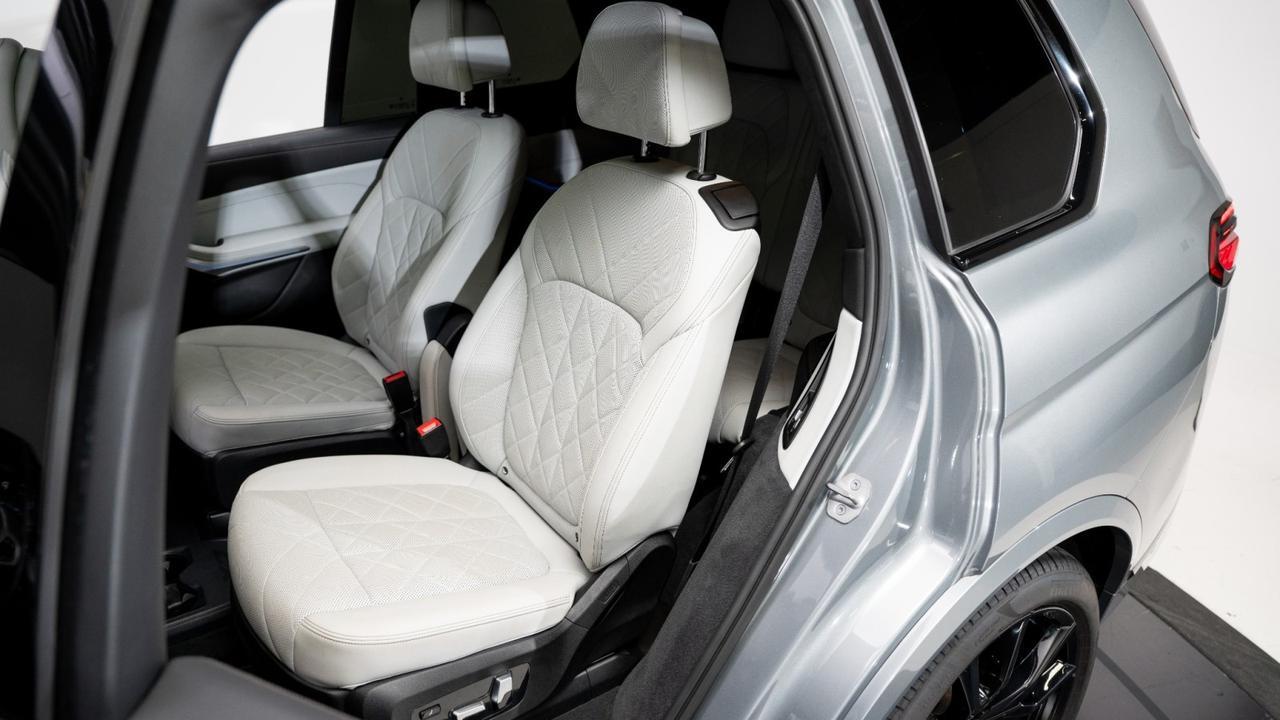 2023 BMW X7 xDrive40i M Sport w/ Park Assist & M-Sport Professional Packages Franklin TN