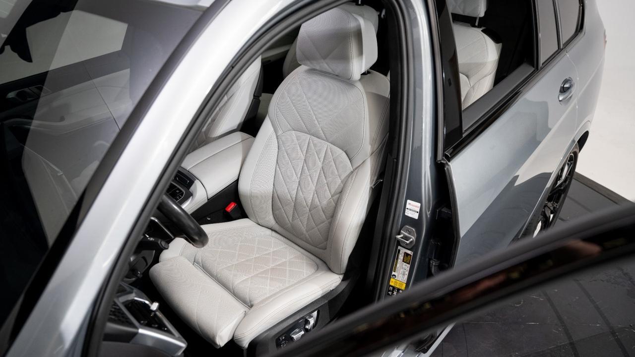 2023 BMW X7 xDrive40i M Sport w/ Park Assist & M-Sport Professional Packages Franklin TN