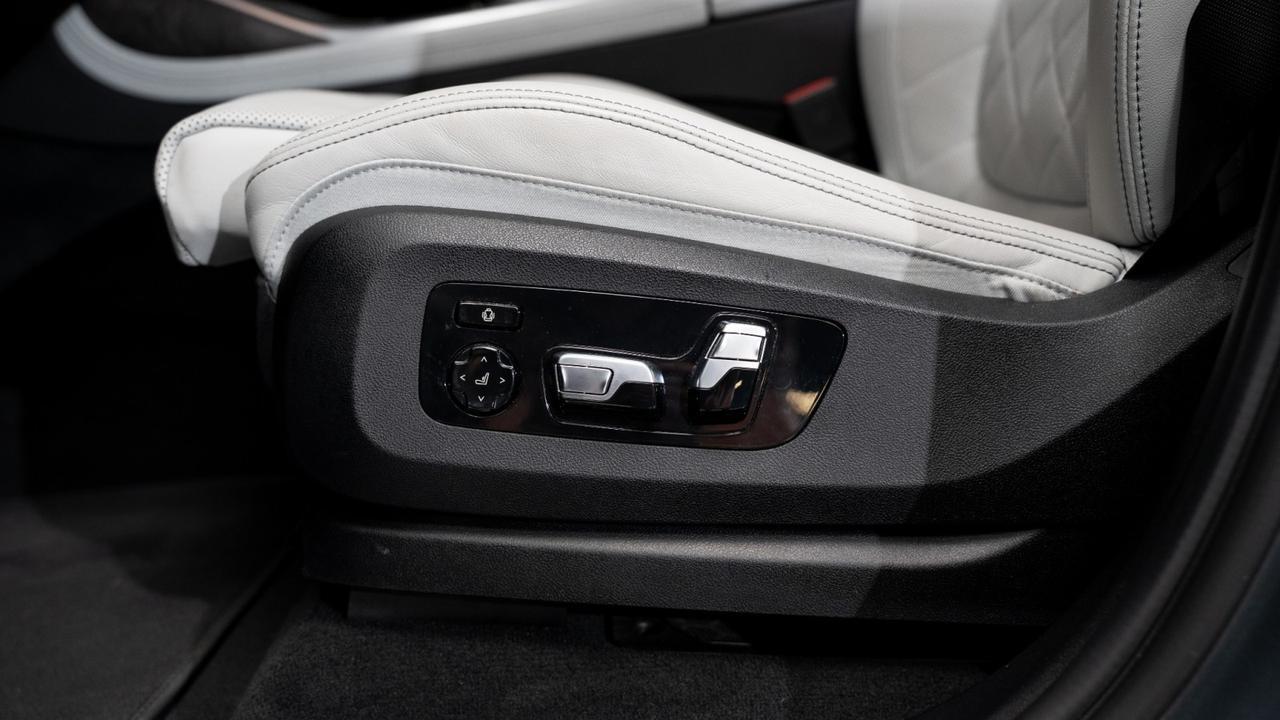 2023 BMW X7 xDrive40i M Sport w/ Park Assist & M-Sport Professional Packages Franklin TN