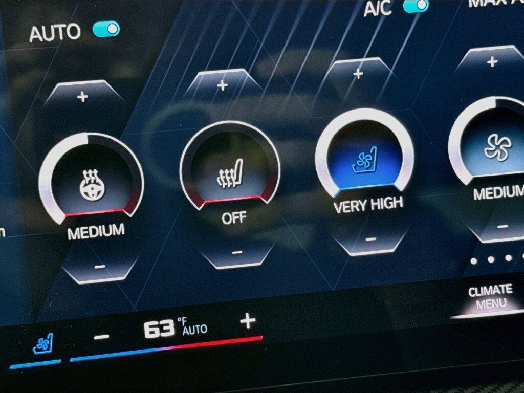 2023 BMW XM Base Willowbrook IL