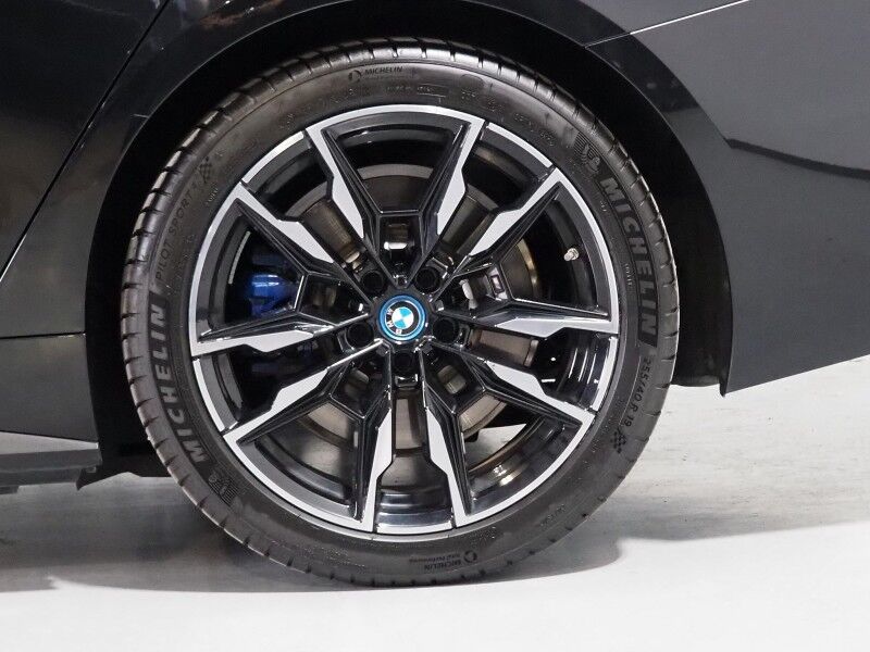 2023 BMW i4 M50 Gran Coupe AWD *HEADS-UP DISPLAY, NAVIGATION, CURVED DISPLAY, ADAPTIVE CRUISE, SAFETY ALERTS, 360 CAMERAS, MOONROOF, LEATHER, HEATED SEATS/STEERING, HARMAN/KARDON, WIRELESS CHARGING, ANDROID & APPLE Round Rock TX