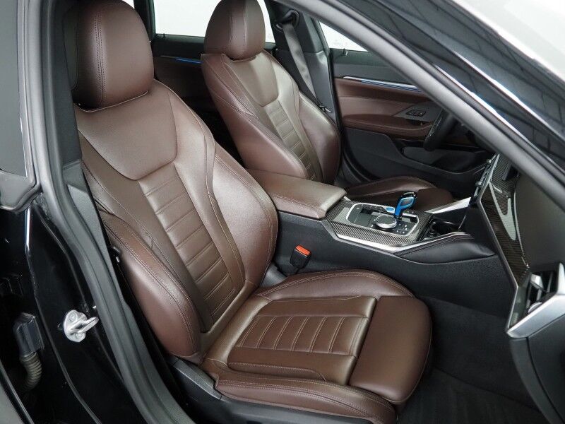 2023 BMW i4 M50 Gran Coupe AWD *HEADS-UP DISPLAY, NAVIGATION, CURVED DISPLAY, ADAPTIVE CRUISE, SAFETY ALERTS, 360 CAMERAS, MOONROOF, LEATHER, HEATED SEATS/STEERING, HARMAN/KARDON, WIRELESS CHARGING, ANDROID & APPLE