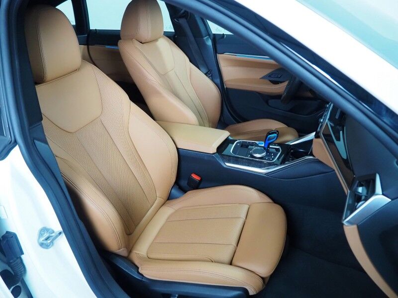 2023 BMW i4 M50 Gran Coupe AWD *HEADS-UP DISPLAY, NAVIGATION, CURVED DISPLAY, ADAPTIVE CRUISE, SAFETY ALERTS, 360 VIEW CAMERAS, MOONROOF, HEATED SEATS/STEERING, HARMAN/KARDON, WIRELESS CHARGING, ANDROID & APPLE