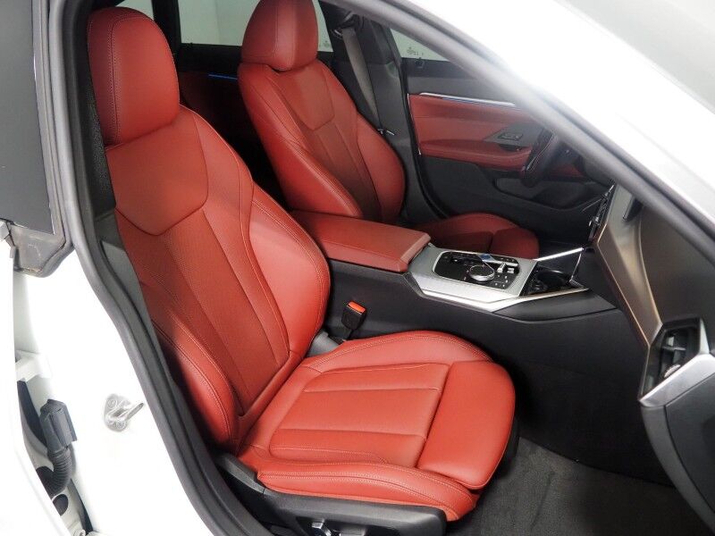 2023 BMW i4 eDrive35 Gran Coupe *DRIVING ASSIST PRO, HEADS-UP DISPLAY, NAVIGATION, CURVED DISPLAY, ADAPTIVE CRUISE, SAFETY ALERTS, 360 CAMERAS, MOONROOF, HEATED SEATS/STEERING, HARMAN/KARDON, WIRELESS CHARGING, ANDROID & APPLE