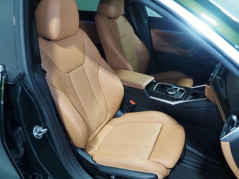2023 BMW i4 eDrive35 Gran Coupe *DRIVING ASSIST PRO, HEADS-UP DISPLAY, NAVIGATION, CURVED DISPLAY, ADAPTIVE CRUISE, SAFETY ALERTS, MOONROOF, HEATED SEATS/STEERING, HARMAN/KARDON, WIRELESS CHARGING, ANDROID & APPLE