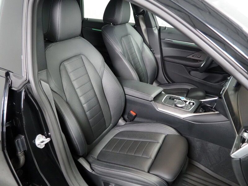 2023 BMW i4 eDrive35 Gran Coupe *HEADS-UP DISPLAY, NAVIGATION, CURVED DISPLAY, ADAPTIVE CRUISE, SAFETY ALERTS, 360 CAMERAS, MOONROOF, LEATHER, CLIMATE SEATS, HEATED STEERING, HARMAN/KARDON, WIRELESS CHARGING, ANDROID & APPLE