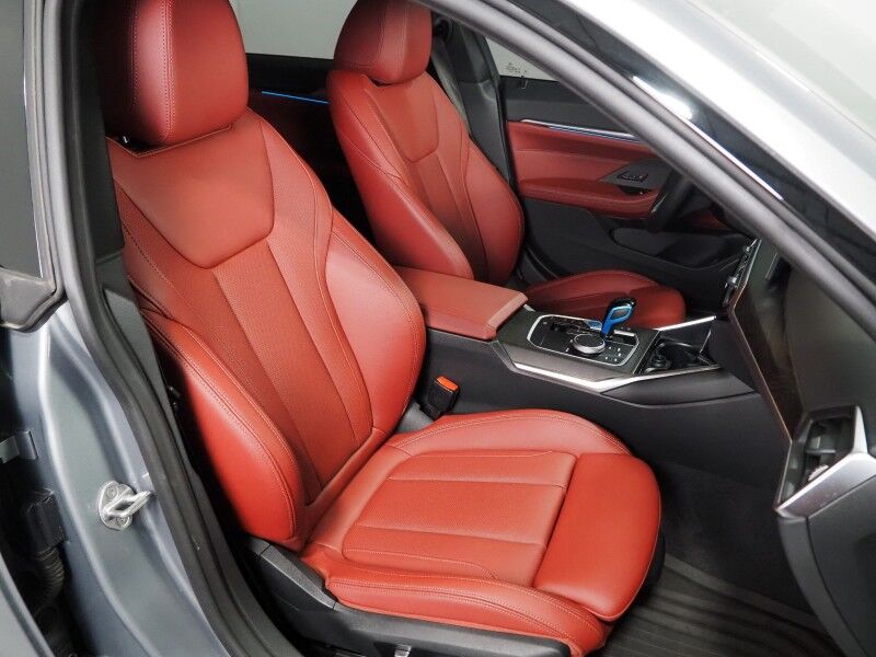 2023 BMW i4 eDrive35 Gran Coupe *HEADS-UP DISPLAY, NAVIGATION, CURVED DISPLAY, ADAPTIVE CRUISE, SAFETY ALERTS, 360 CAMERAS, MOONROOF, LEATHER, CLIMATE SEATS, HEATED STEERING, HARMAN/KARDON, WIRELESS CHARGING, ANDROID & APPLE