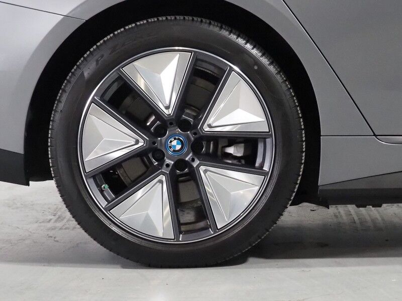 2023 BMW i4 eDrive35 Gran Coupe *HEADS-UP DISPLAY, NAVIGATION, CURVED DISPLAY, ADAPTIVE CRUISE, SAFETY ALERTS, 360 CAMERAS, MOONROOF, LEATHER, HEATED SEATS/STEERING, WIRELESS CHARGING, ANDROID & APPLE Round Rock TX