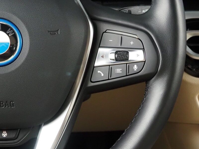 2023 BMW i4 eDrive35 Gran Coupe *HEADS-UP DISPLAY, NAVIGATION, CURVED DISPLAY, ADAPTIVE CRUISE, SAFETY ALERTS, BACKUP-CAMERA, MOONROOF, HEATED SEATS/STEERING, HARMAN/KARDON, WIRELESS CHARGING, ANDROID & APPLE Round Rock TX