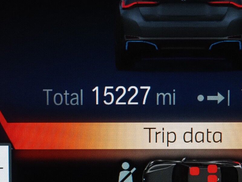 2023 BMW i4 eDrive35 Gran Coupe *HEADS-UP DISPLAY, NAVIGATION, CURVED DISPLAY, ADAPTIVE CRUISE, SAFETY ALERTS, BACKUP-CAMERA, MOONROOF, HEATED SEATS/STEERING, HARMAN/KARDON, WIRELESS CHARGING, ANDROID & APPLE Round Rock TX