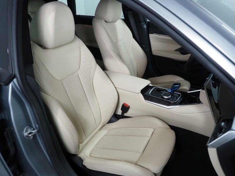 2023 BMW i4 eDrive35 Gran Coupe *HEADS-UP DISPLAY, NAVIGATION, CURVED DISPLAY, ADAPTIVE CRUISE, SAFETY ALERTS, BACKUP-CAMERA, MOONROOF, HEATED SEATS/STEERING, HARMAN/KARDON, WIRELESS CHARGING, ANDROID & APPLE