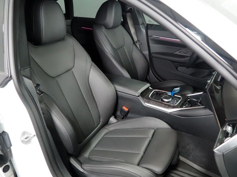 2023 BMW i4 eDrive35 Gran Coupe *HEADS-UP DISPLAY, NAVIGATION, CURVED DISPLAY, SAFETY ALERTS, 360 CAMERAS, MOONROOF, HEATED SEATS/STEERING, COMFORT ACCESS, POWER LIFTGATE, 19 INCH WHEELS, HARMAN/KARDON, WIRELESS CHARGING, ANDROID & APPLE