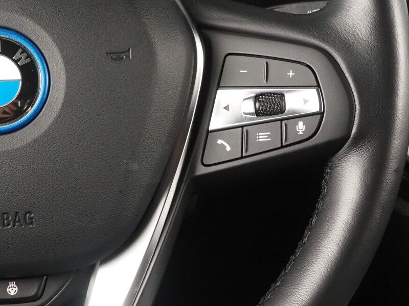 2023 BMW i4 eDrive35 Gran Coupe *HEADS-UP DISPLAY, NAVIGATION, CURVED DISPLAY, SAFETY ALERTS, 360 CAMERAS, MOONROOF, HEATED SEATS/STEERING, COMFORT ACCESS, POWER LIFTGATE, 19 INCH WHEELS, HARMAN/KARDON, WIRELESS CHARGING, ANDROID & APPLE Round Rock TX