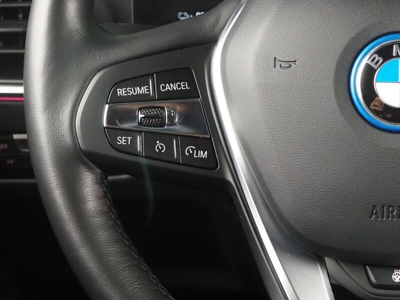 2023 BMW i4 eDrive35 Gran Coupe *HEADS-UP DISPLAY, NAVIGATION, CURVED DISPLAY, SAFETY ALERTS, 360 CAMERAS, MOONROOF, HEATED SEATS/STEERING, COMFORT ACCESS, POWER LIFTGATE, 19 INCH WHEELS, HARMAN/KARDON, WIRELESS CHARGING, ANDROID & APPLE Round Rock TX