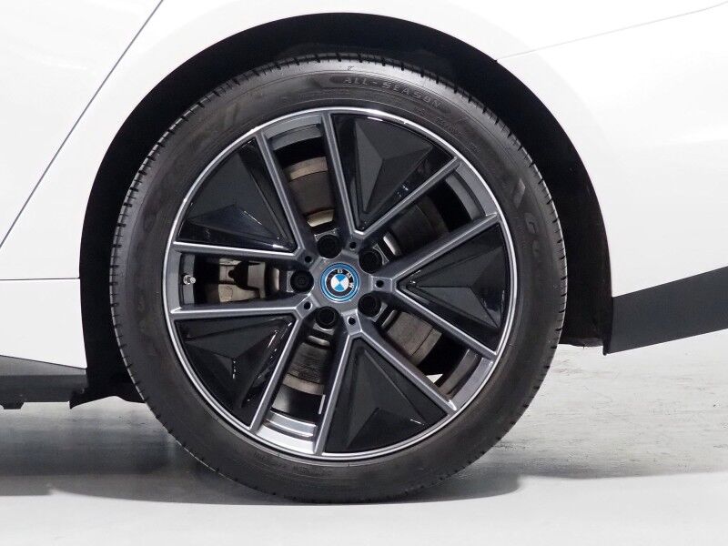 2023 BMW i4 eDrive35 Gran Coupe *HEADS-UP DISPLAY, NAVIGATION, CURVED DISPLAY, SAFETY ALERTS, 360 CAMERAS, MOONROOF, HEATED SEATS/STEERING, COMFORT ACCESS, POWER LIFTGATE, 19 INCH WHEELS, HARMAN/KARDON, WIRELESS CHARGING, ANDROID & APPLE Round Rock TX