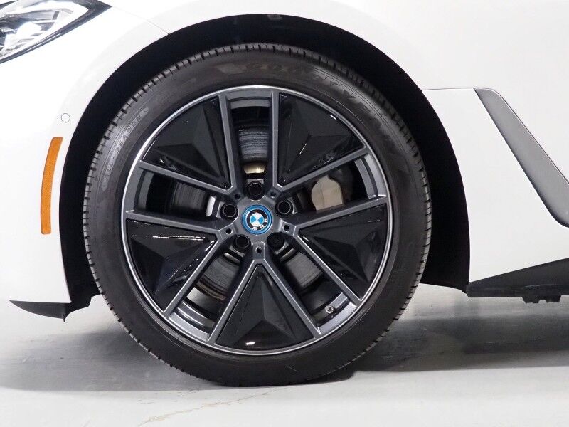 2023 BMW i4 eDrive35 Gran Coupe *HEADS-UP DISPLAY, NAVIGATION, CURVED DISPLAY, SAFETY ALERTS, 360 CAMERAS, MOONROOF, HEATED SEATS/STEERING, COMFORT ACCESS, POWER LIFTGATE, 19 INCH WHEELS, HARMAN/KARDON, WIRELESS CHARGING, ANDROID & APPLE Round Rock TX