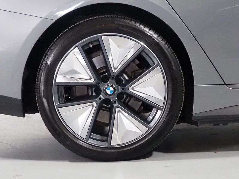 2023 BMW i4 eDrive35 Gran Coupe *HEADS-UP DISPLAY, NAVIGATION, CURVED DISPLAY, SAFETY ALERTS, 360 CAMERAS, MOONROOF, HEATED SEATS/STEERING, COMFORT ACCESS, POWER LIFTGATE, 19 INCH WHEELS, WIRELESS CHARGING, ANDROID & APPLE Round Rock TX