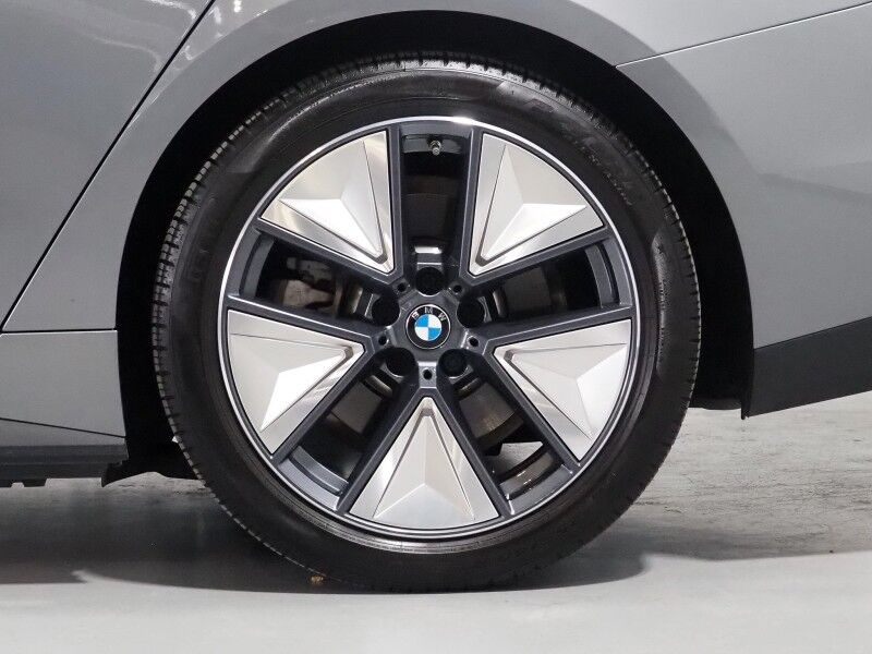 2023 BMW i4 eDrive35 Gran Coupe *HEADS-UP DISPLAY, NAVIGATION, CURVED DISPLAY, SAFETY ALERTS, 360 CAMERAS, MOONROOF, HEATED SEATS/STEERING, COMFORT ACCESS, POWER LIFTGATE, 19 INCH WHEELS, WIRELESS CHARGING, ANDROID & APPLE Round Rock TX