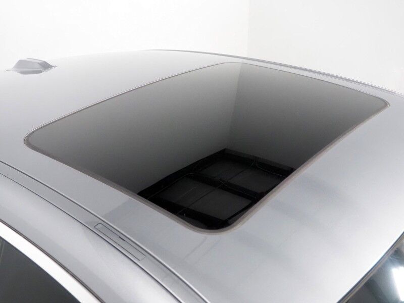 2023 BMW i4 eDrive35 Gran Coupe *HEADS-UP DISPLAY, NAVIGATION, CURVED DISPLAY, SAFETY ALERTS, 360 CAMERAS, MOONROOF, HEATED SEATS/STEERING, COMFORT ACCESS, POWER LIFTGATE, 19 INCH WHEELS, WIRELESS CHARGING, ANDROID & APPLE Round Rock TX