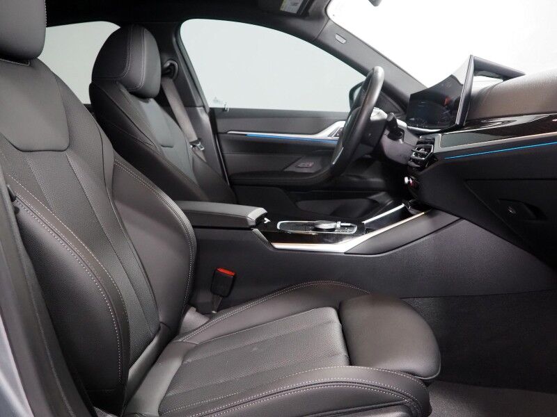 2023 BMW i4 eDrive35 Gran Coupe *HEADS-UP DISPLAY, NAVIGATION, CURVED DISPLAY, SAFETY ALERTS, 360 CAMERAS, MOONROOF, HEATED SEATS/STEERING, COMFORT ACCESS, POWER LIFTGATE, 19 INCH WHEELS, WIRELESS CHARGING, ANDROID & APPLE Round Rock TX