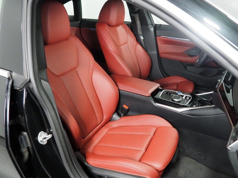 2023 BMW i4 eDrive35 Gran Coupe *HEADS-UP DISPLAY, NAVIGATION, CURVED DISPLAY, SAFETY ALERTS, 360 CAMERAS, MOONROOF, HEATED SEATS/STEERING, COMFORT ACCESS, POWER LIFTGATE, 19 INCH WHEELS, WIRELESS CHARGING, ANDROID & APPLE