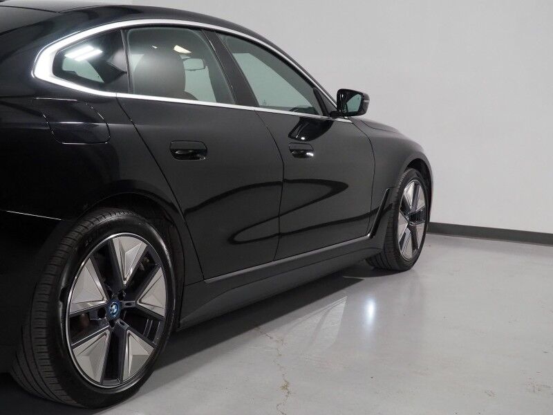 2023 BMW i4 eDrive35 Gran Coupe *HEADS-UP DISPLAY, NAVIGATION, CURVED DISPLAY, SAFETY ALERTS, 360 CAMERAS, MOONROOF, HEATED SEATS/STEERING, COMFORT ACCESS, POWER LIFTGATE, 19 INCH WHEELS, WIRELESS CHARGING, ANDROID & APPLE Round Rock TX